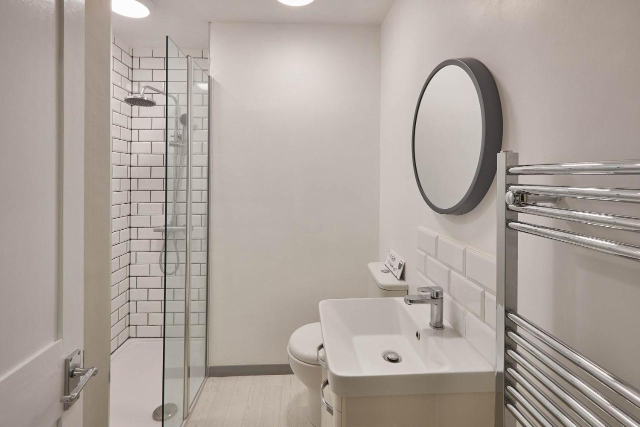 Host & Stay - Princess Place Townhouse 휫비 외부 사진