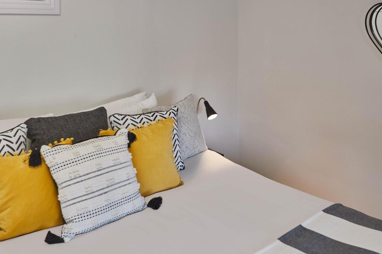 Host & Stay - Princess Place Townhouse 휫비 외부 사진
