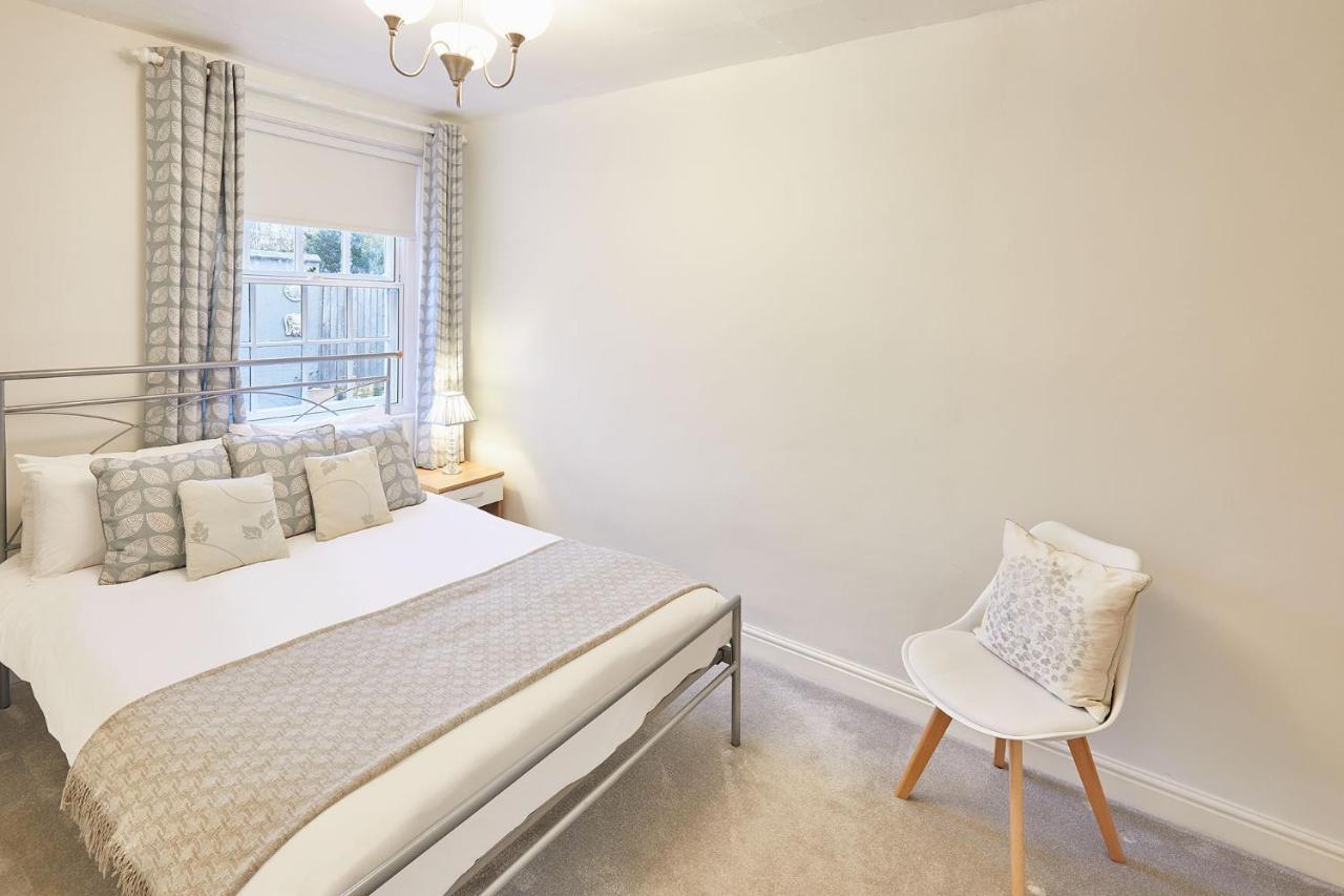 Host & Stay - Princess Place Townhouse 휫비 외부 사진