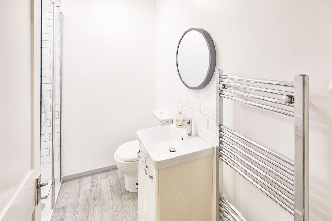 Host & Stay - Princess Place Townhouse 휫비 외부 사진